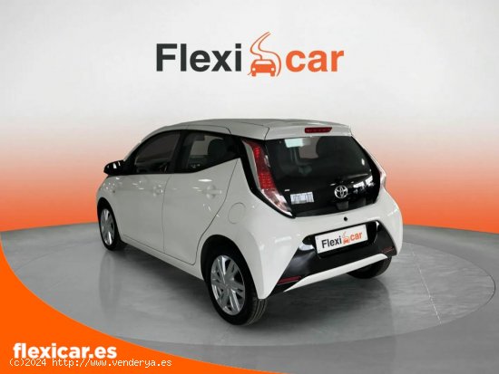 Toyota Aygo 1.0 70 x-play - Alicante