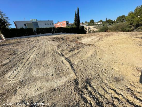 PARCELA  EN URB. LA ALCAYNA CON PROYECTO DE OBRA - MURCIA