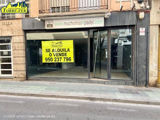 LOCAL MUY COMERCIAL EN C/GRANADA, JUNTO PUERTA DE PURCHENA. - ALMERIA