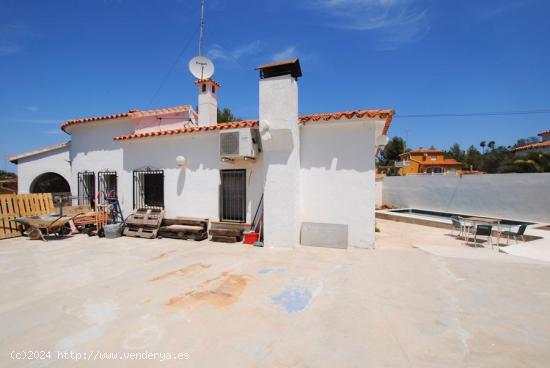 ESPECTACULAR VILLA EN EL CORAZON DEL MONTGO - ALICANTE