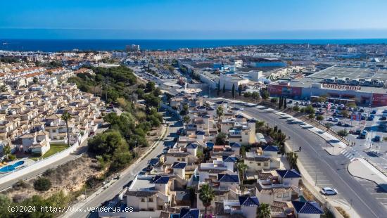 Adosado en La Zenia, Orihuela Costa - Propiedad nueva a solo 2000m de la playa - ALICANTE