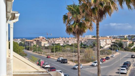 Hermosa casa cerca de la playa en Orihuela Costa 2 habitaciones 1 baño con solárium privado y vist