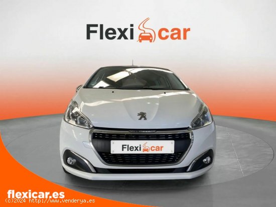 Peugeot 208 5P Signature 1.2L PureTech 60KW (82CV) - Mairena del Aljarafe