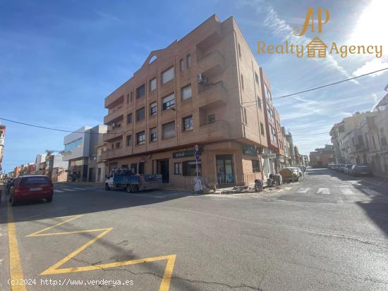 ¡¡IDEAL COMO INVERSIÓN!! Piso en el centro de Moncofar, con terraza, 3 habitaciones y  2 baños. 