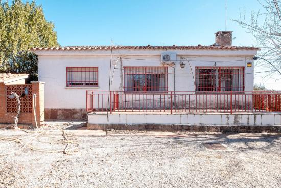 Chalet 4 vientos TODO EN PLANTA lugar tranquilo - BARCELONA