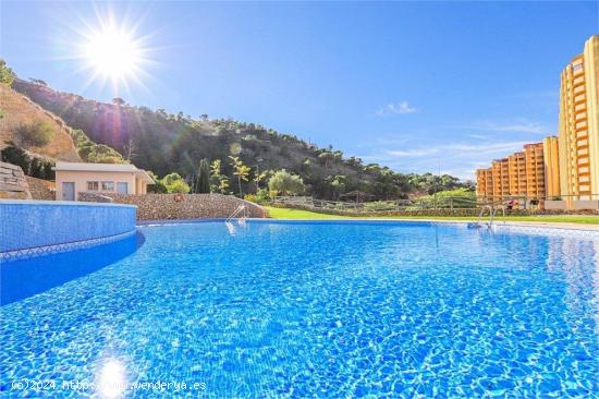 Lujoso Apartamento con gran terraza acristalada con vistas al mar y montaña en rascacielo - ALICANT