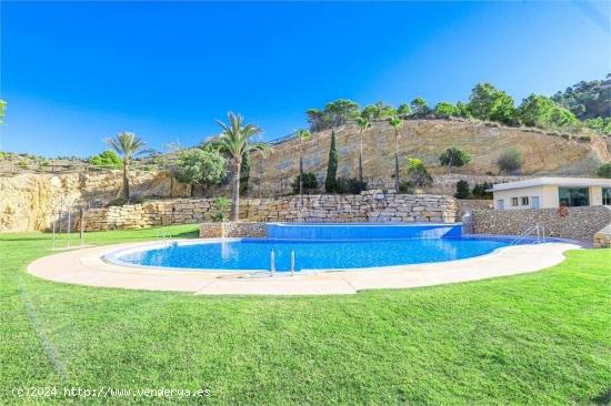 Lujoso apartamento con gran terraza acristalada con vistas al mar y montaña en Benidorm - ALICANTE