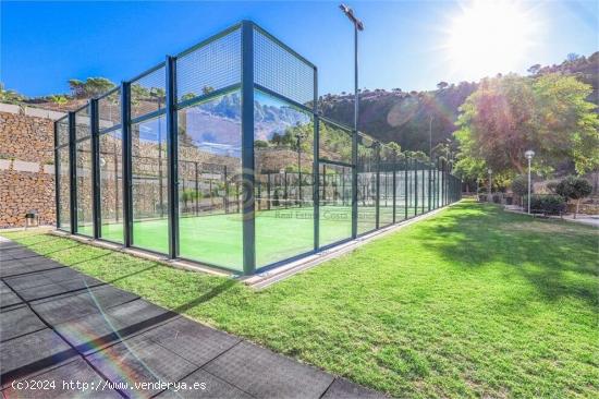 Lujoso apartamento con gran terraza acristalada con vistas al mar y montaña en Benidorm - ALICANTE