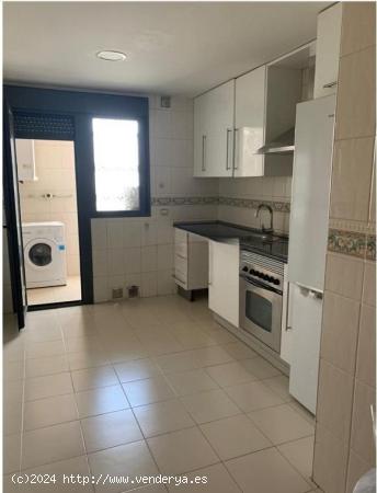 Apartamento en pleno Cánovas - CACERES