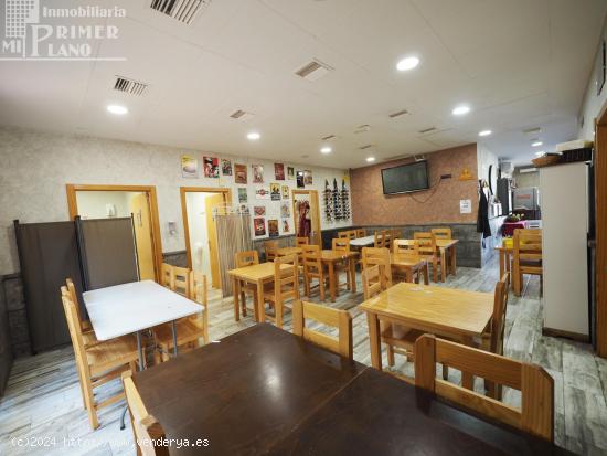 En venta restaurante en pleno funcionamiento de 270 m2, con 3 ambientes, barra, comedor y patio - CI