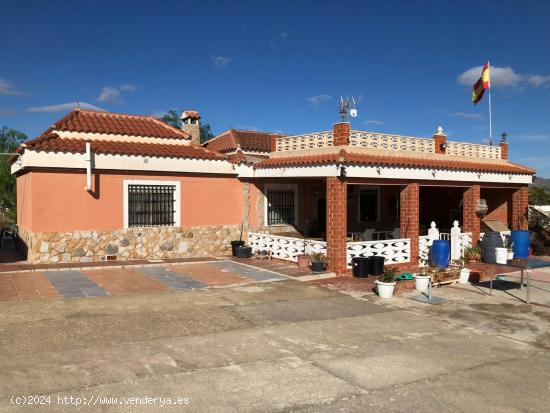 Se vende Chalet partida Foncalent - ALICANTE