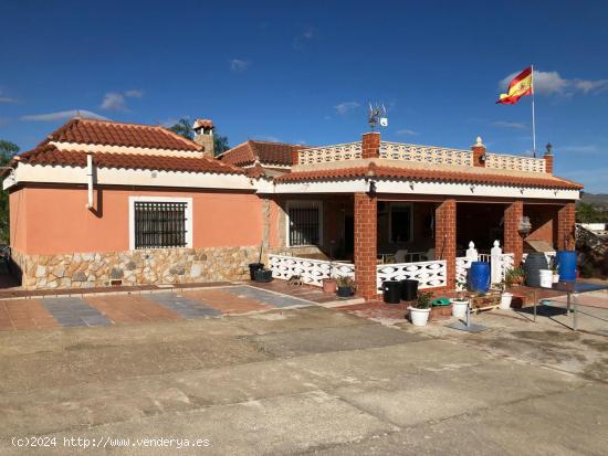 Se vende Chalet partida Foncalent - ALICANTE