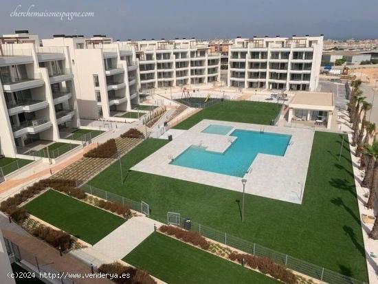 COMPLEJO RESIDENCIAL DE OBRA NUEVA EN VILLAMARTIN - ALICANTE