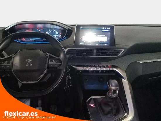 Peugeot 5008 Allure 1.2L PureTech 96kW (130CV) S&S - Córdoba