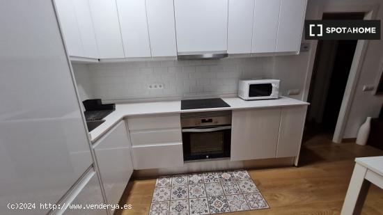 Habitaciones en alquiler en el apartamento de 3 dormitorios en Poble Sec - BARCELONA