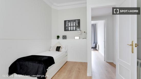 Apartamento de 2 dormitorios en alquiler en Ciutat Vella - BARCELONA