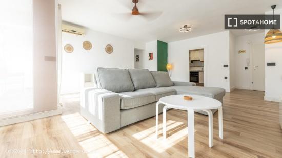 Apartamento de 2 dormitorios en alquiler en Camins Al Grau - VALENCIA