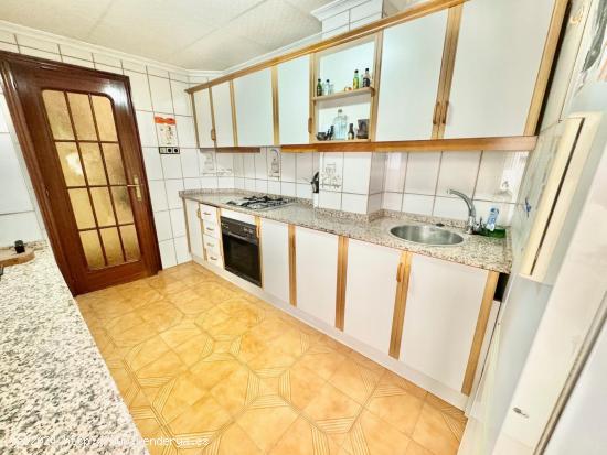 MAGNIFICA VIVIENDA EN EL CENTRO DE ORIHUELA, CON BALCÓN AMPLIO, 4 DORM, 2 BAÑOS... ¡¡MUY ECONÓM