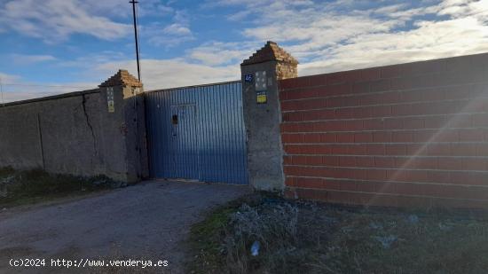 VENTA DE NAVE INDUSTRIAL EN CARRETERA DE MEDINA A RODILANA - VALLADOLID