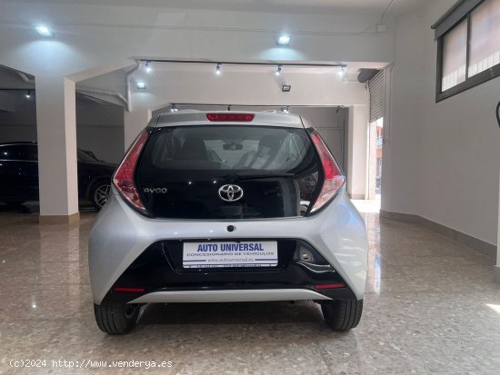 Toyota Aygo 1.0 5 puertas - Barcelona