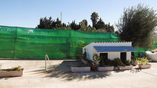 Chalet en finca rústica - HUELVA