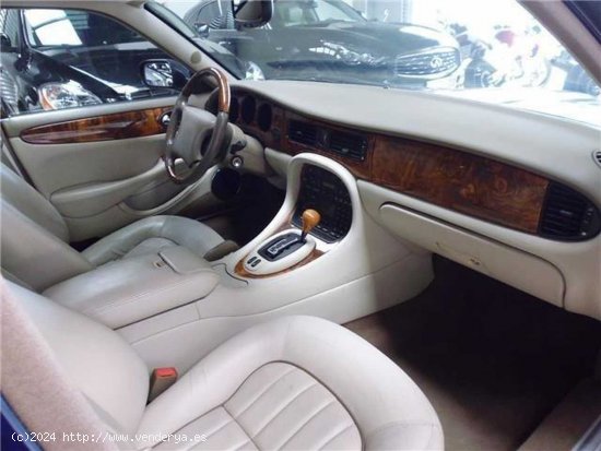 Jaguar XJ 3.2 V8 237 CV EXECUTIVE AUTOMATICO - Alfafar