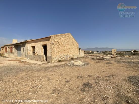 CASA DE CAMPO PARA REFORMAR CON VISTAS ESPECTACULARES - MURCIA