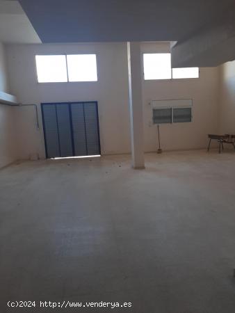 SE VENDE AMPLIO LOCAL EN PLANTA BAJA EN EL CENTRO DE VILAFRANCA - BARCELONA