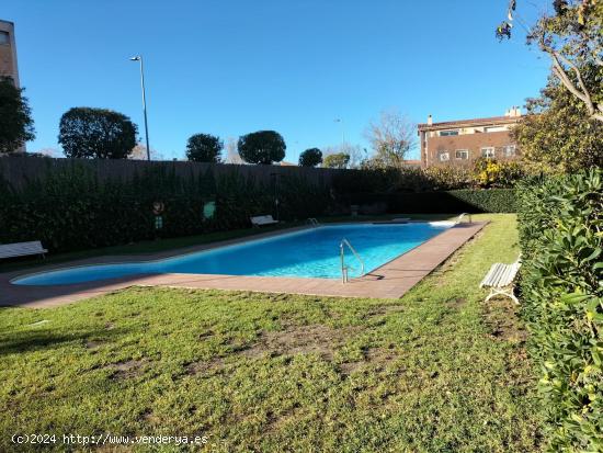 SE VENDE PLANTA BAJA CON DOS TERRAZAS - BARCELONA