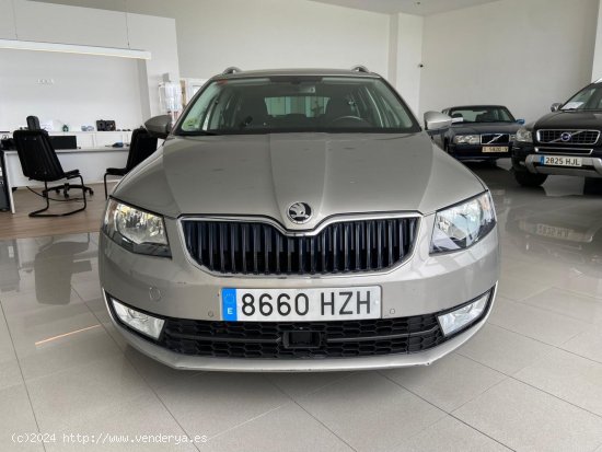 Skoda Octavia Combi 1.6 TDi DSG Elegance - Torrelavega