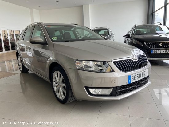 Skoda Octavia Combi 1.6 TDi DSG Elegance - Torrelavega