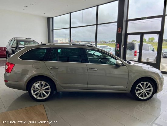 Skoda Octavia Combi 1.6 TDi DSG Elegance - Torrelavega