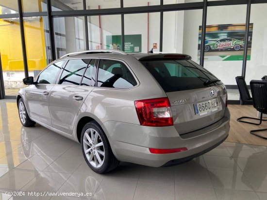 Skoda Octavia Combi 1.6 TDi DSG Elegance - Torrelavega