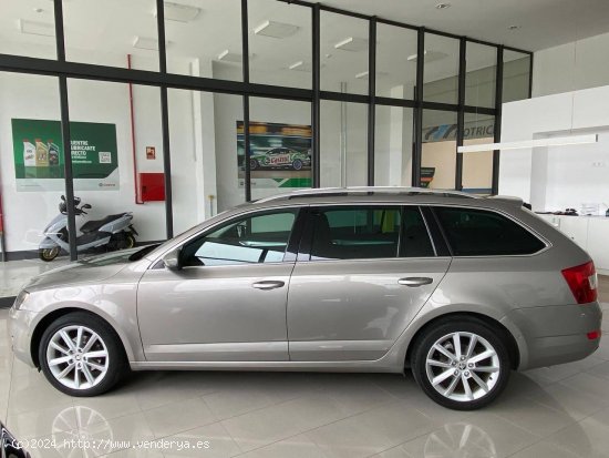 Skoda Octavia Combi 1.6 TDi DSG Elegance - Torrelavega