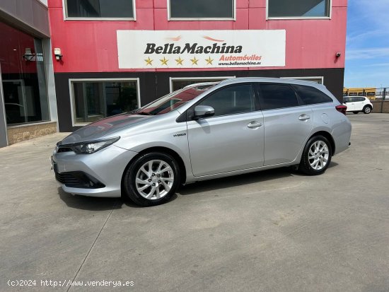 Toyota Auris 1.8 140H Active (Bus. P.) Touring Sports - Parla