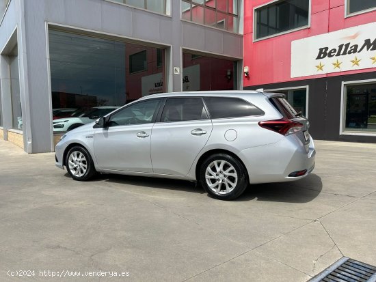 Toyota Auris 1.8 140H Active (Bus. P.) Touring Sports - Parla