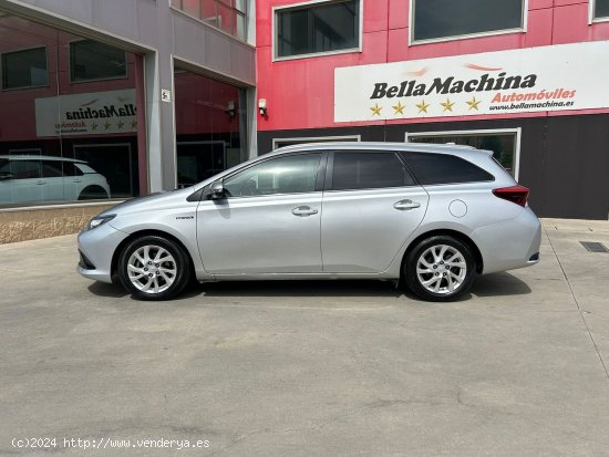 Toyota Auris 1.8 140H Active (Bus. P.) Touring Sports - Parla