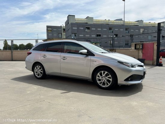 Toyota Auris 1.8 140H Active (Bus. P.) Touring Sports - Parla