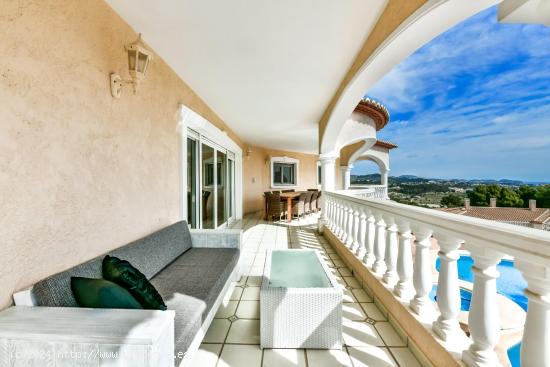 Preciosa villa con fantásticas vistas al mar, Peñón y la ciudad. - ALICANTE