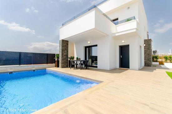 Descubre tu Impresionante Villa Independiente en Vistabella Golf - ALICANTE