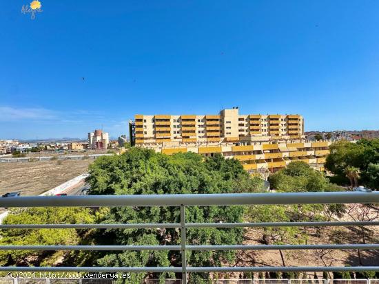 Oportunidad! Magnifico apartamento con espectaculares vistas panorámicas y al mar  (650 mts Playa) 