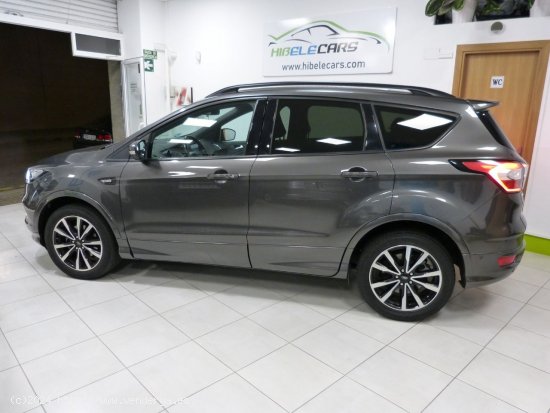 Ford Kuga ST LINE EDITION LIMITED - Montcada i Reixach