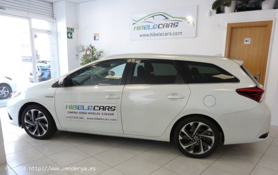 Toyota Auris Touring Sports FEEL! - Montcada i Reixach