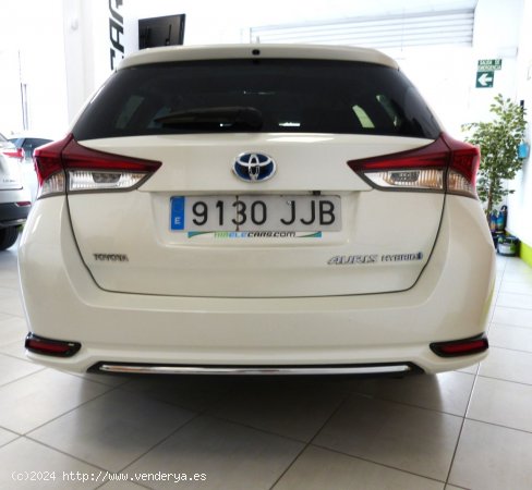 Toyota Auris Touring Sports FEEL! - Montcada i Reixach