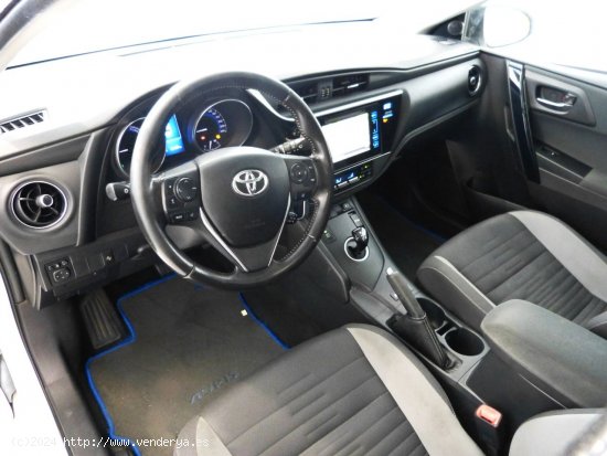 Toyota Auris Touring Sports FEEL! - Montcada i Reixach