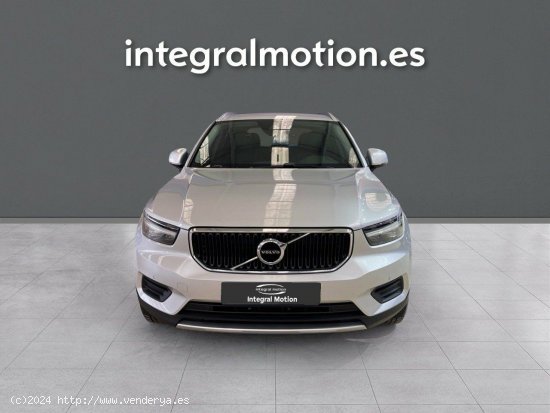 Volvo XC40 2.0 D3 Momentum Auto - Sada