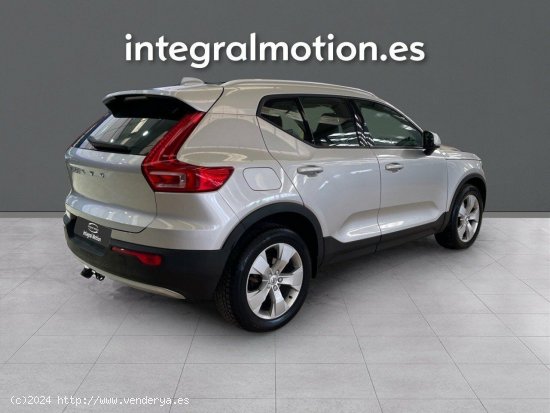 Volvo XC40 2.0 D3 Momentum Auto - Sada