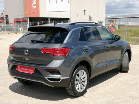 Volkswagen T-Roc Advance 1.5 TSI 110kW (150CV) DSG Automático gris 2021 - Carcaixent