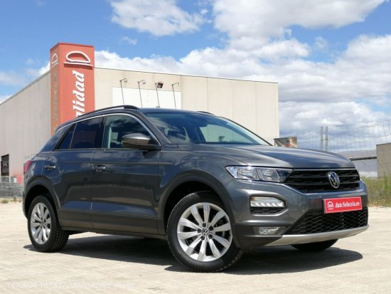 Volkswagen T-Roc Advance 1.5 TSI 110kW (150CV) DSG Automático gris 2021 - Carcaixent