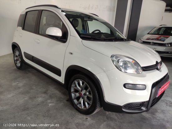 Fiat Panda City Life Hybrid 1.0 Gse 51kw (70CV) BLANCO diciembre 2022 - Carcaixent